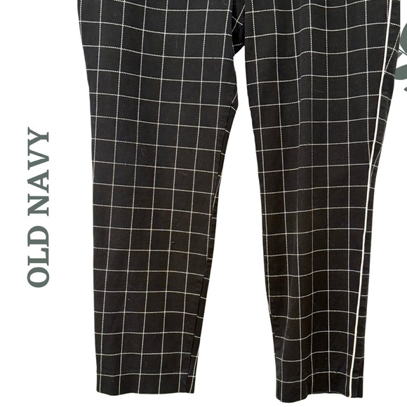 🛍️3/$40 OLD NAVY Pixie Ankle Pants Windowpane Check Pinstripe Black White Sz 16 - Picture 4 of 5
